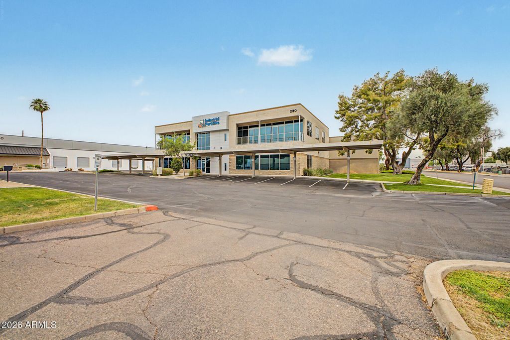 230 N 48TH Avenue, Phoenix, AZ 85043 — exterior