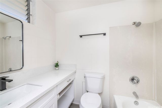 1555 Pohaku Street B609, Honolulu, HI 96817