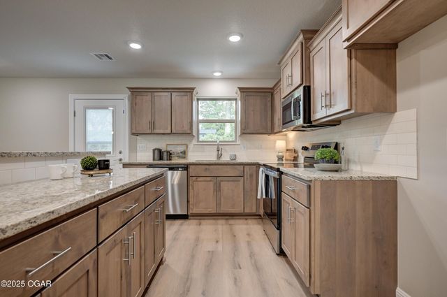 1242 Sheila Ann Drive, Carthage, MO 64836