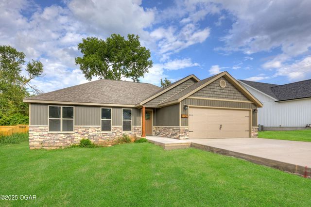 1242 Sheila Ann Drive, Carthage, MO 64836