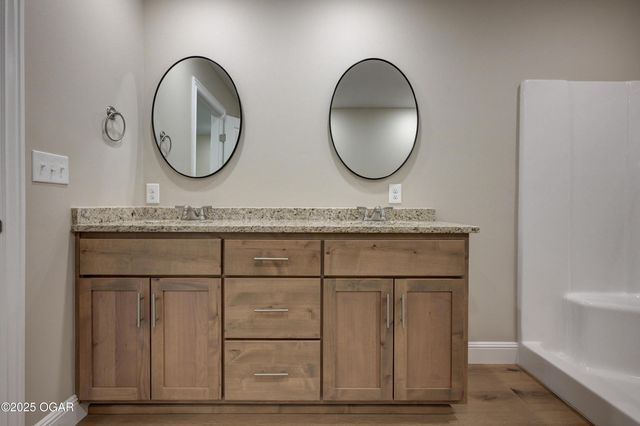 1242 Sheila Ann Drive, Carthage, MO 64836