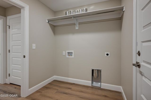 1242 Sheila Ann Drive, Carthage, MO 64836