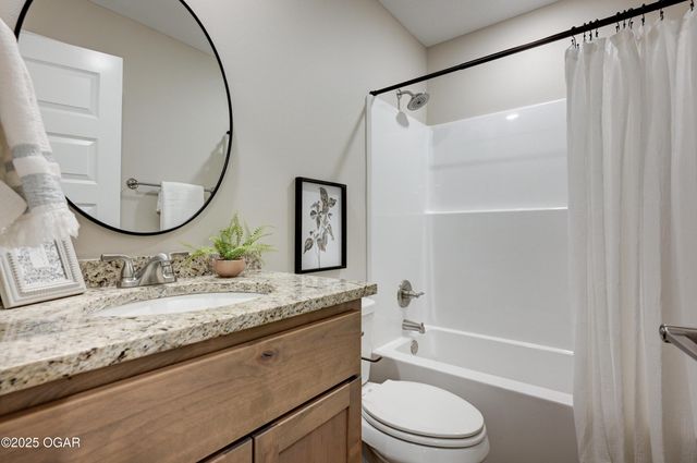 1242 Sheila Ann Drive, Carthage, MO 64836