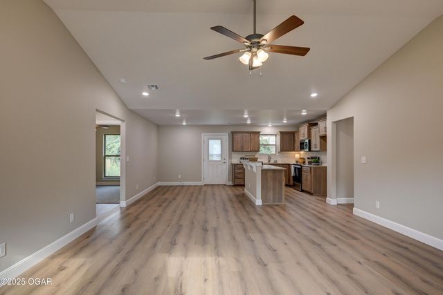 1242 Sheila Ann Drive, Carthage, MO 64836