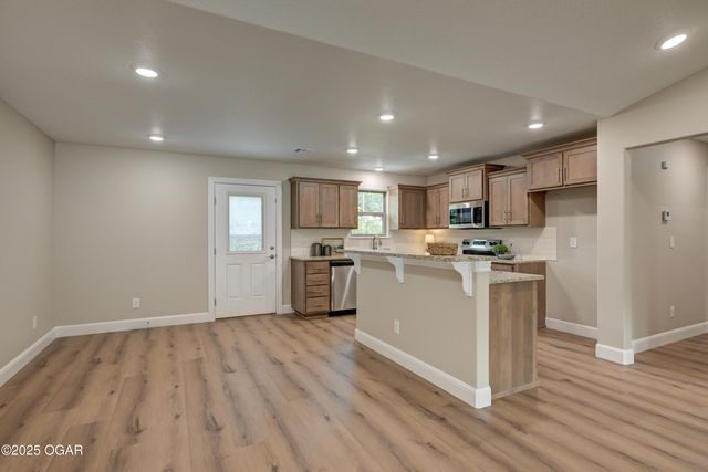 1242 Sheila Ann Drive, Carthage, MO 64836