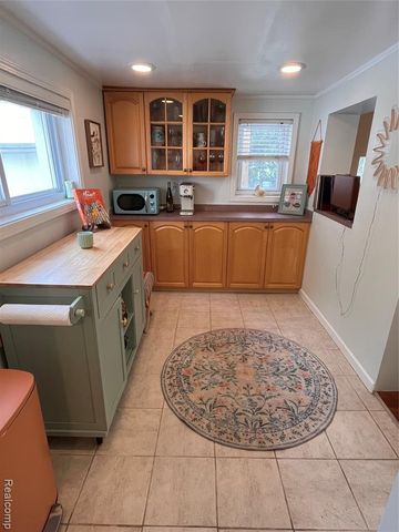 1860 Shevlin Street, Ferndale, MI 48220