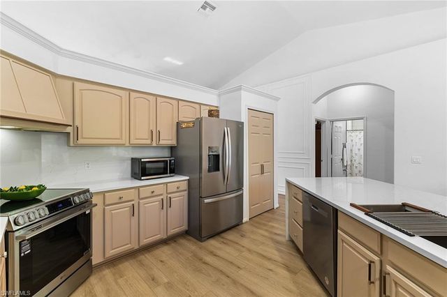 3261 8th AVE SE, Naples, FL 34117