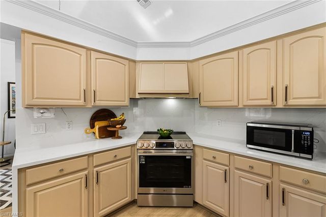 3261 8th AVE SE, Naples, FL 34117