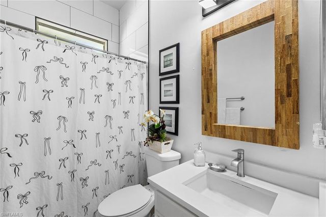 3261 8th AVE SE, Naples, FL 34117