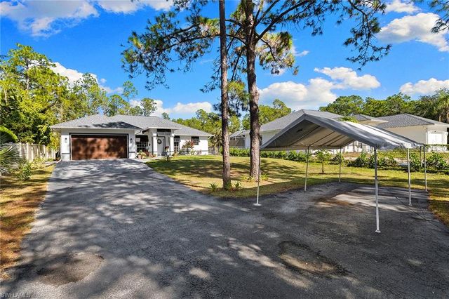 3261 8th AVE SE, Naples, FL 34117