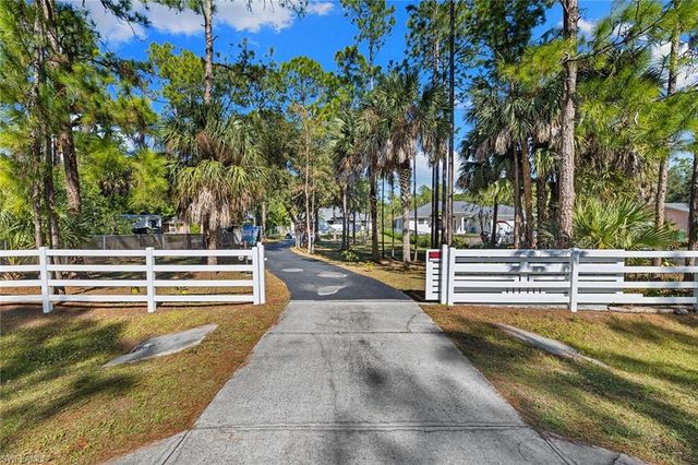 3261 8th AVE SE, Naples, FL 34117