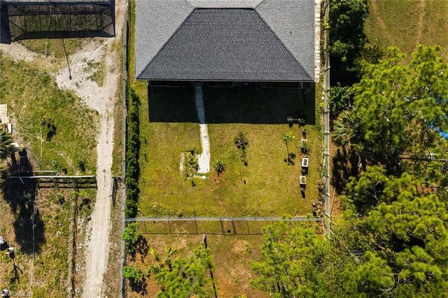 3261 8th AVE SE, Naples, FL 34117