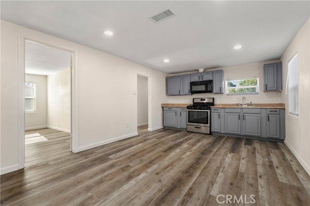 7581 Knott Ave, Buena Park, CA 90620