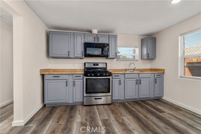 7581 Knott Ave, Buena Park, CA 90620