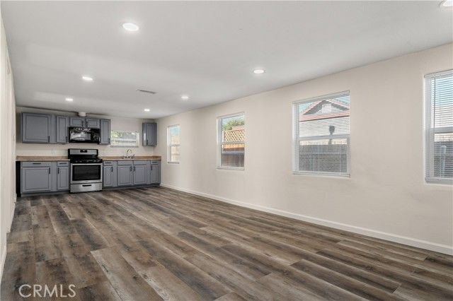 7581 Knott Ave, Buena Park, CA 90620