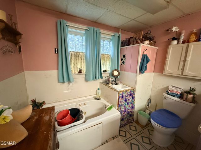 580 Hale Brook Road, Newport, TN 37821