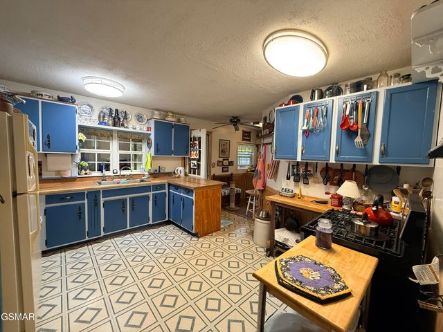 580 Hale Brook Road, Newport, TN 37821