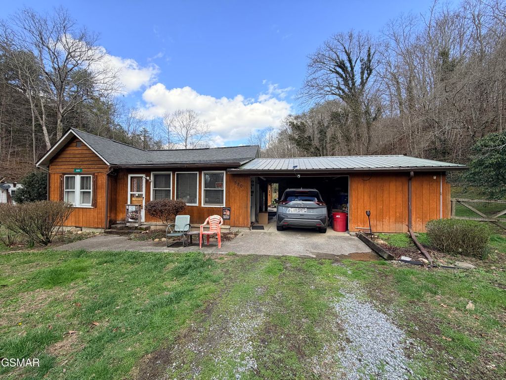 580 Hale Brook Road, Newport, TN 37821