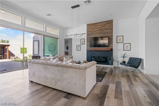 9783 Evergreen Pine Street, Las Vegas, NV 89166