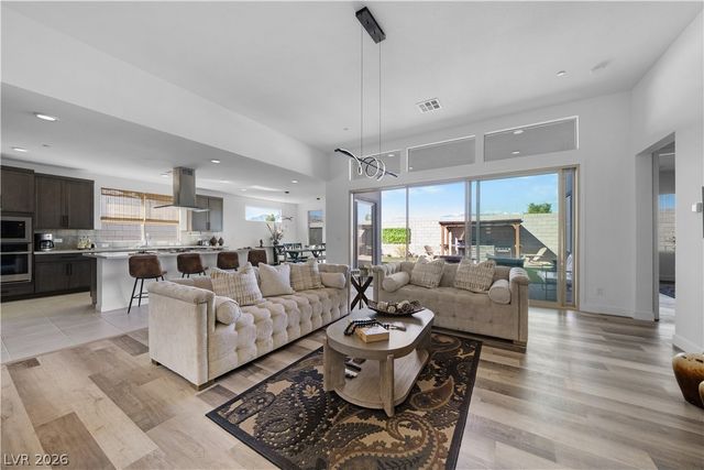 9783 Evergreen Pine Street, Las Vegas, NV 89166