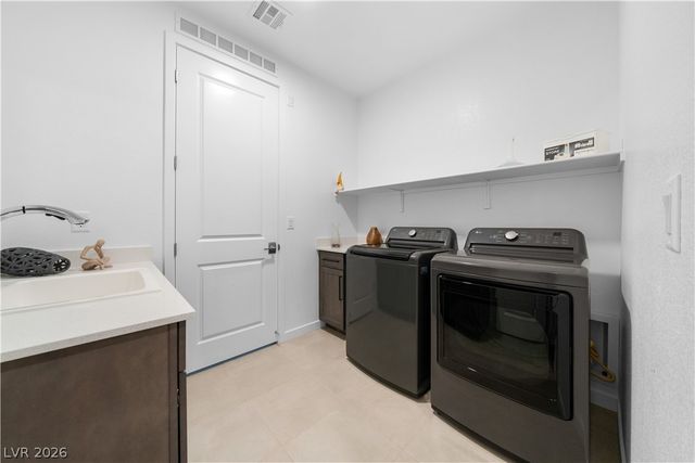 9783 Evergreen Pine Street, Las Vegas, NV 89166