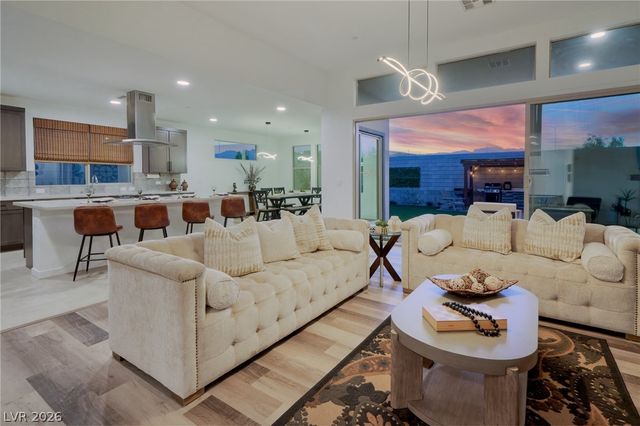 9783 Evergreen Pine Street, Las Vegas, NV 89166