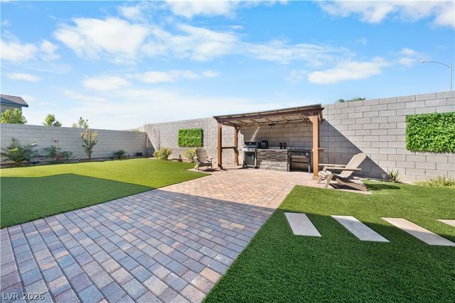 9783 Evergreen Pine Street, Las Vegas, NV 89166