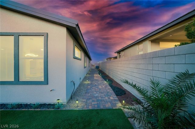 9783 Evergreen Pine Street, Las Vegas, NV 89166