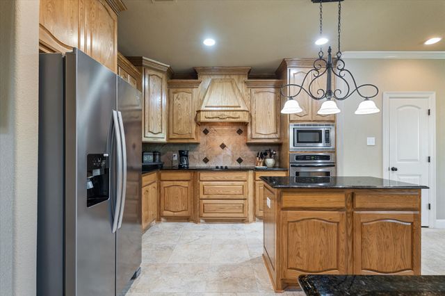319 Fountain Creek Court, Ovilla, TX 75154
