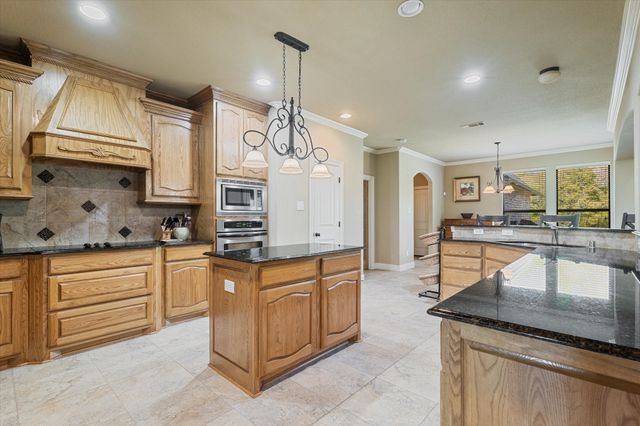 319 Fountain Creek Court, Ovilla, TX 75154