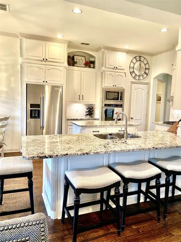 819 Shady Meadow Drive, Lewisville, TX 75077