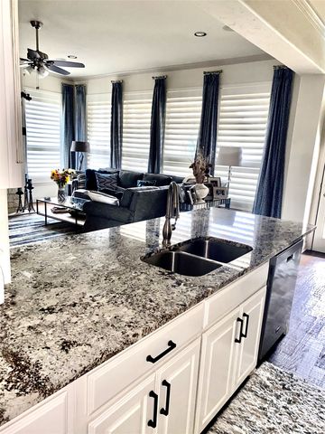 819 Shady Meadow Drive, Lewisville, TX 75077