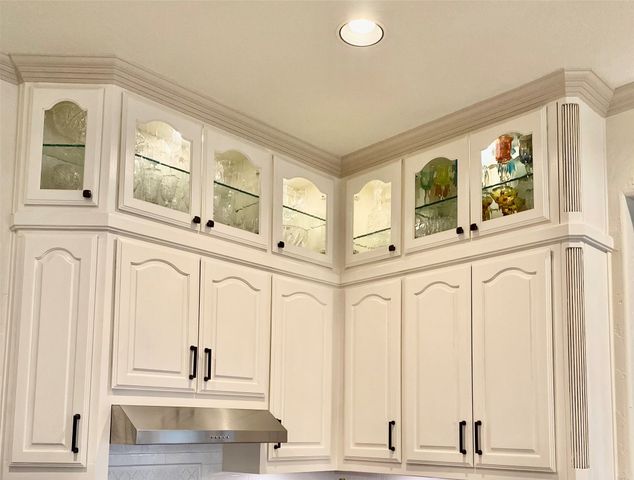 819 Shady Meadow Drive, Lewisville, TX 75077