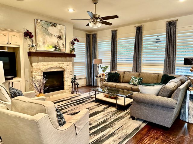 819 Shady Meadow Drive, Lewisville, TX 75077