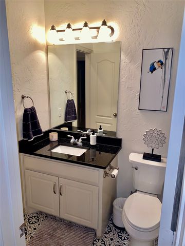 819 Shady Meadow Drive, Lewisville, TX 75077