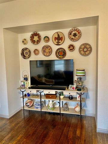 819 Shady Meadow Drive, Lewisville, TX 75077