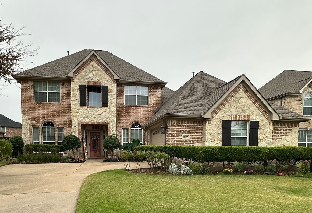 819 Shady Meadow Drive, Lewisville, TX 75077