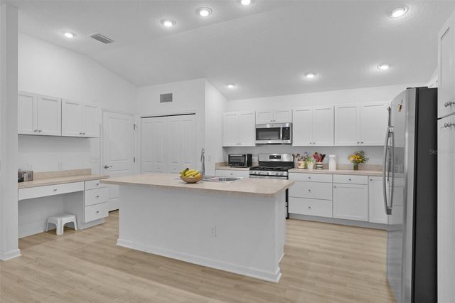 842 SPRING AVENUE, The Villages, FL 34762