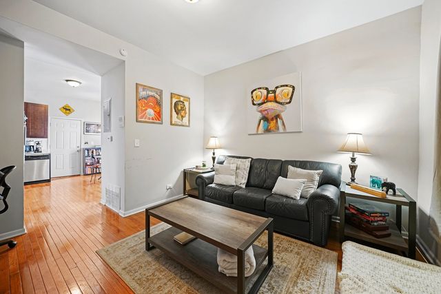 3340 S CARPENTER Street 2F, Chicago, IL 60608