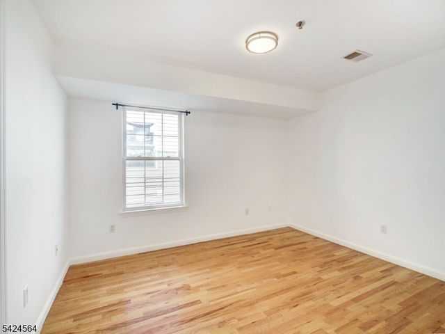 54 Bragaw Ave 3, Newark City, NJ 07112