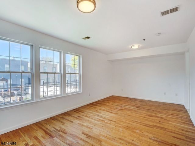 54 Bragaw Ave 3, Newark City, NJ 07112