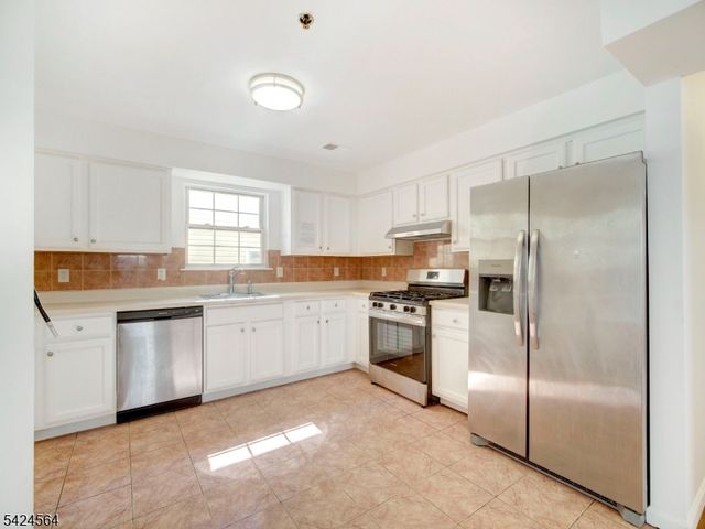 54 Bragaw Ave 3, Newark City, NJ 07112