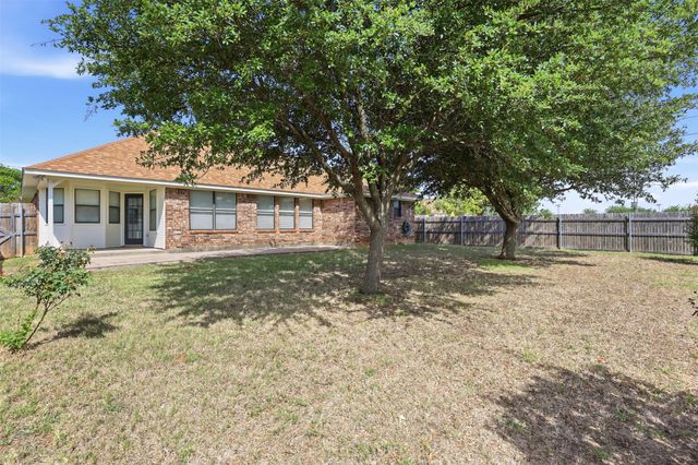 1401 Spanish Oak Drive, Granbury, TX 76048