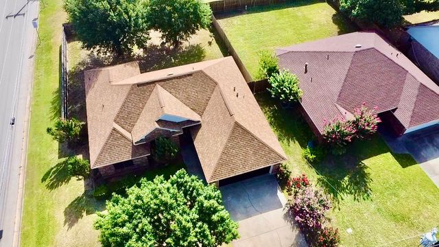 1401 Spanish Oak Drive, Granbury, TX 76048