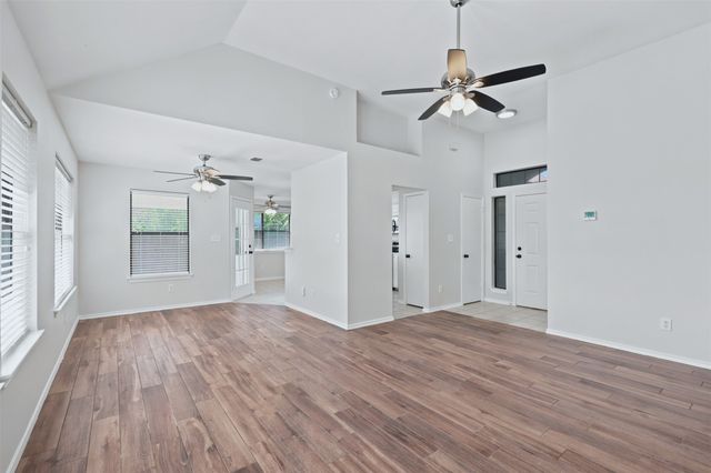 1401 Spanish Oak Drive, Granbury, TX 76048