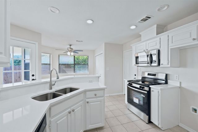 1401 Spanish Oak Drive, Granbury, TX 76048