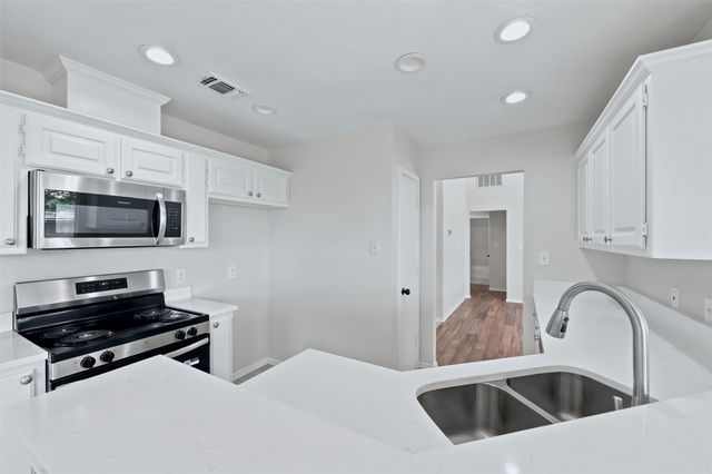 1401 Spanish Oak Drive, Granbury, TX 76048