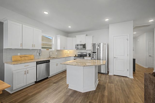 3410 Hattie Ln, Columbia, TN 38401