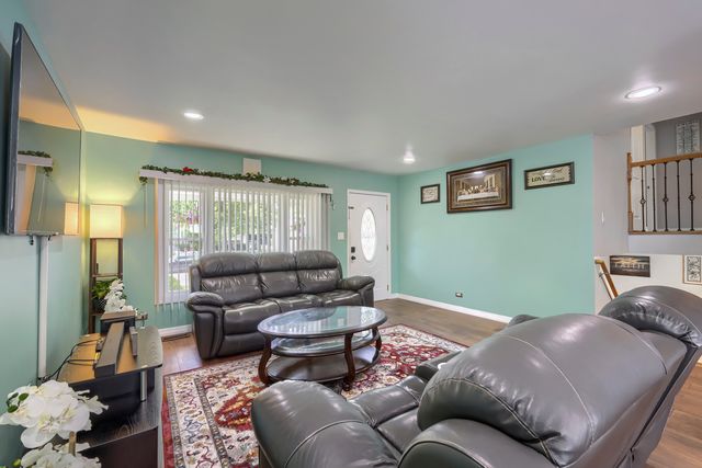 1619 Friedrich Street, Glendale Heights, IL 60139