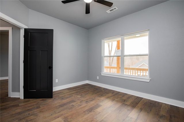 47 Overton Drive, Bella Vista, AR 72714